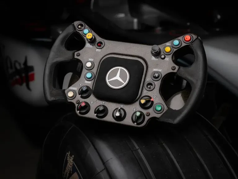 2002 McLaren McLaren Racing - Image 16 of 31