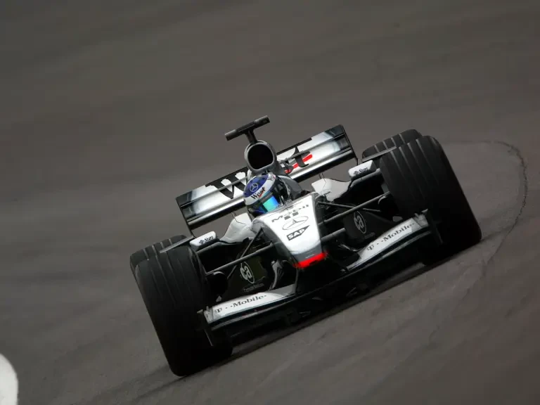2002 McLaren McLaren Racing - Image 12 of 31