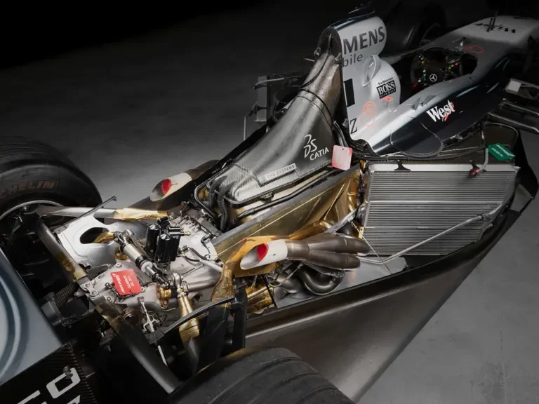 2002 McLaren McLaren Racing - Image 27 of 31
