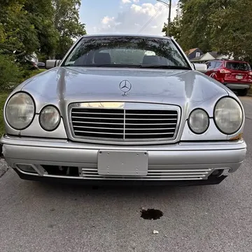 2002 Mercedes-Benz 300 D Sedan 4D
