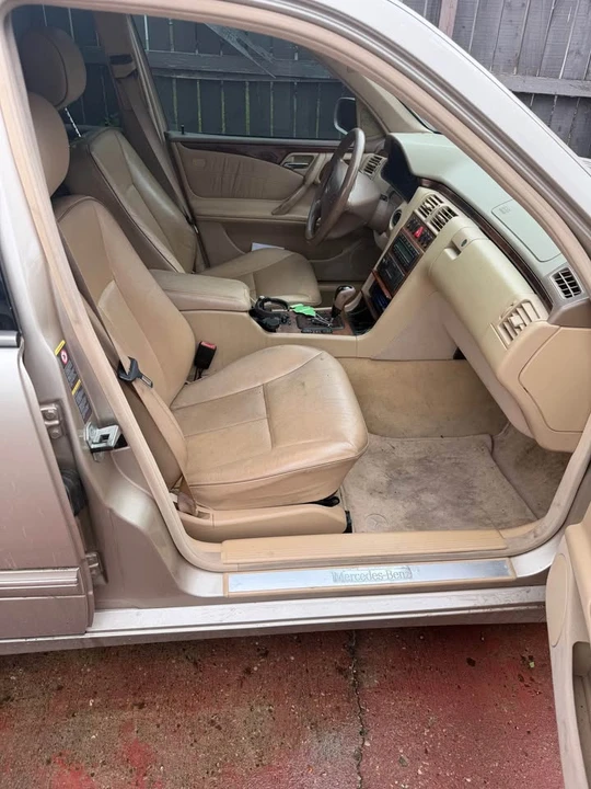 2002 Mercedes-Benz - Image 10 of 16