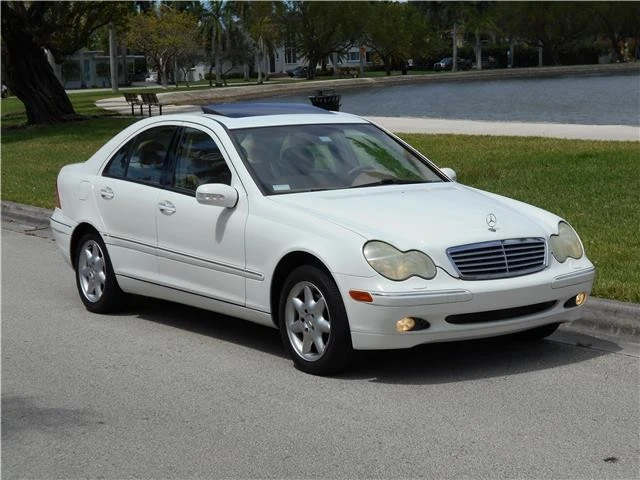 2002 Mercedes-Benz W203 C-Class - Image 2 of 12