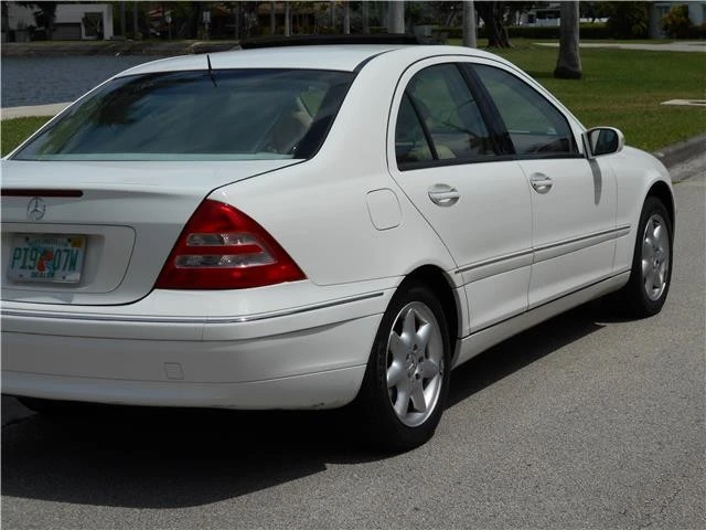 2002 Mercedes-Benz W203 C-Class - Image 11 of 12