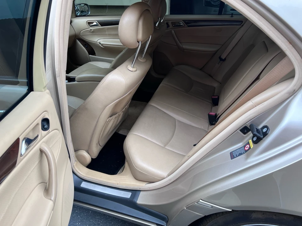 2002 Mercedes-Benz W203 C-Class - Image 10 of 14