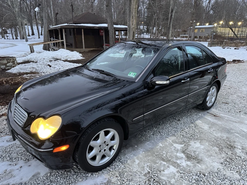 2002 Mercedes-Benz W203 C-Class - Image 2 of 21