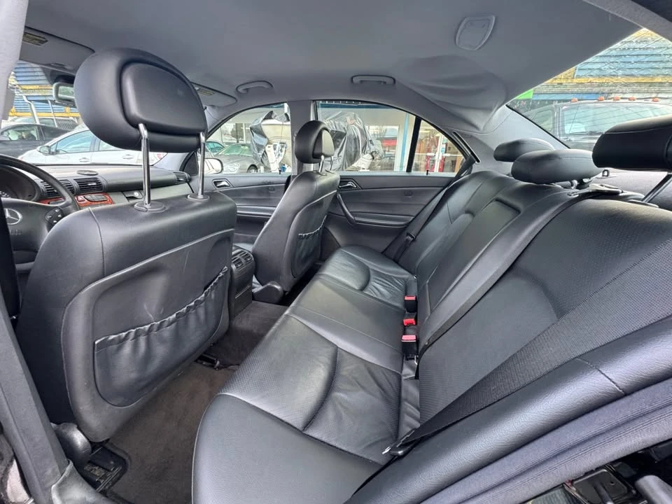 2002 Mercedes-Benz W203 C-Class - Image 11 of 17