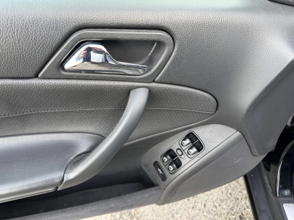 2002 Mercedes-Benz W203 C-Class - Image 9 of 17