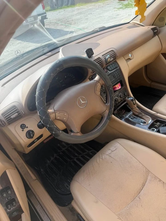 2002 Mercedes-Benz W203 C-Class - Image 10 of 14