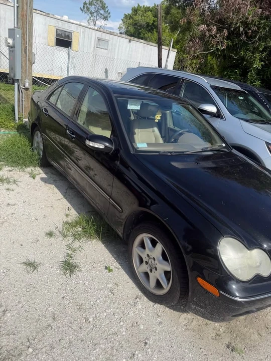 2002 Mercedes-Benz W203 C-Class - Image 2 of 14