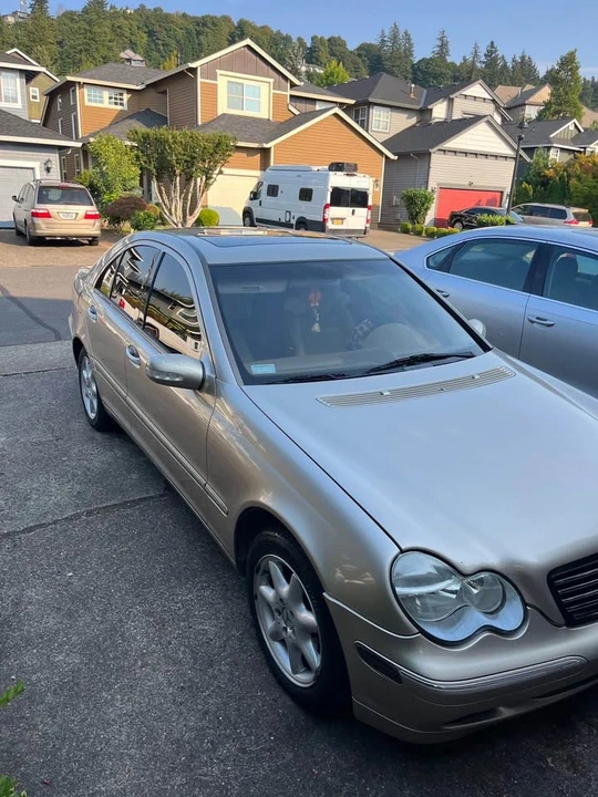 2002 Mercedes-Benz W203 C-Class - Image 2 of 10
