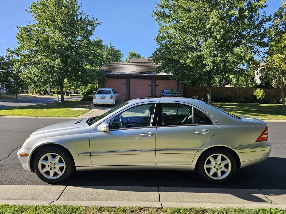 2002 Mercedes-Benz W203 C-Class - Image 2 of 12