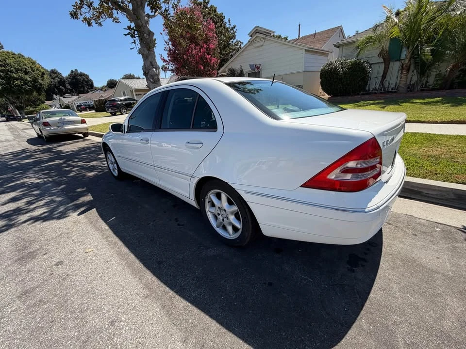 2002 Mercedes-Benz W203 C-Class - Image 11 of 20