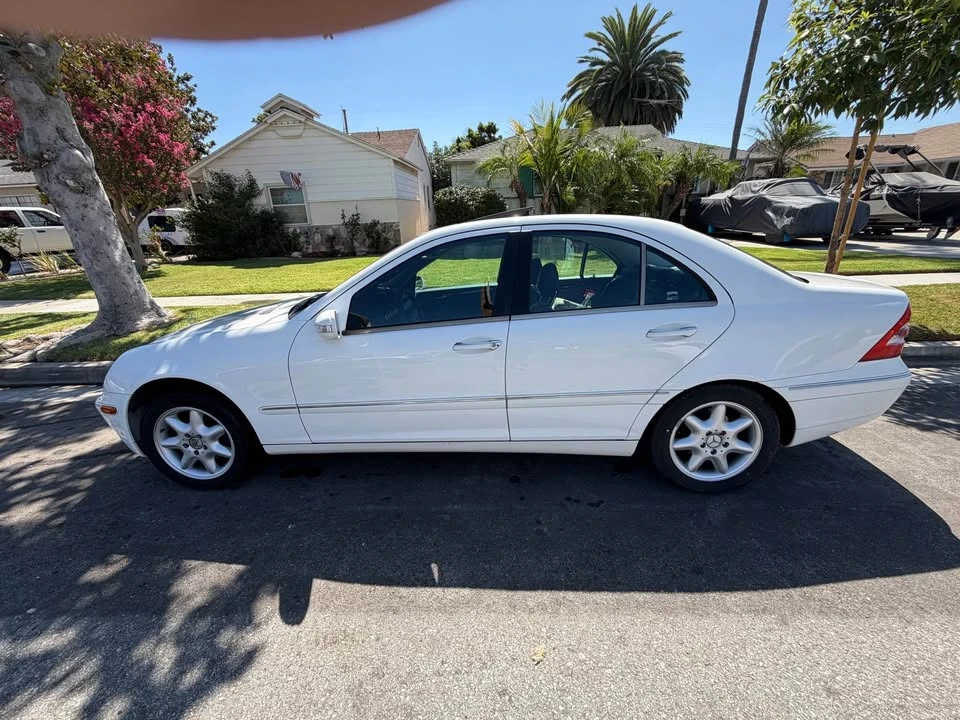 2002 Mercedes-Benz W203 C-Class - Image 10 of 20