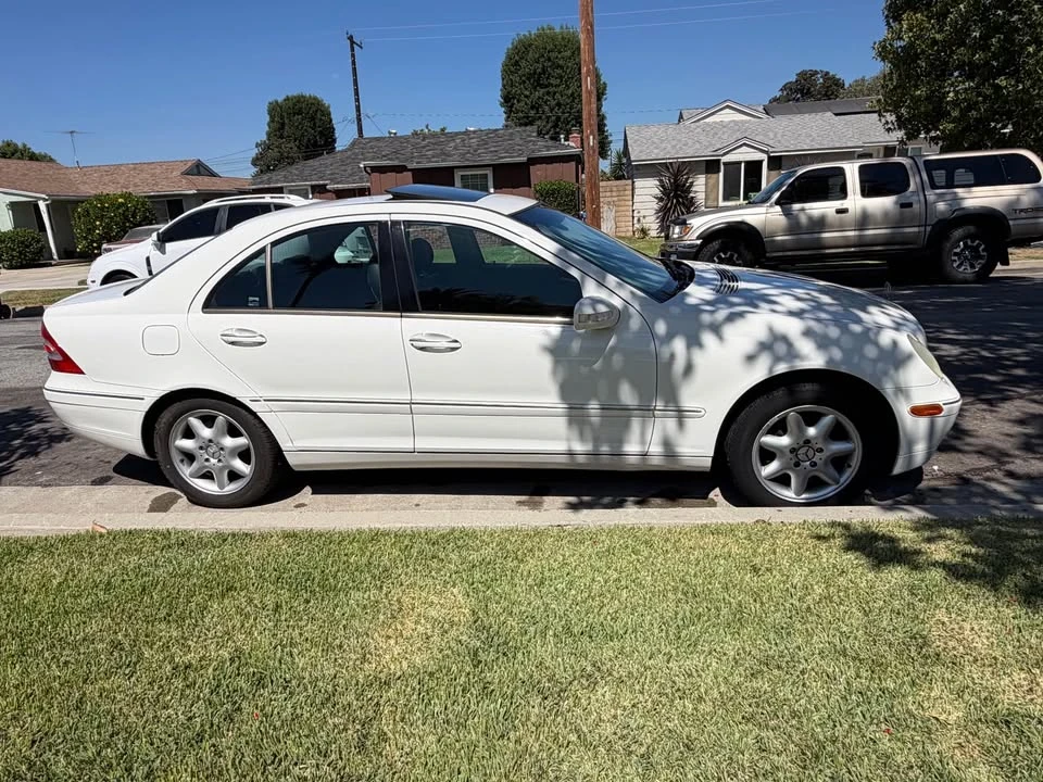 2002 Mercedes-Benz W203 C-Class - Image 15 of 20