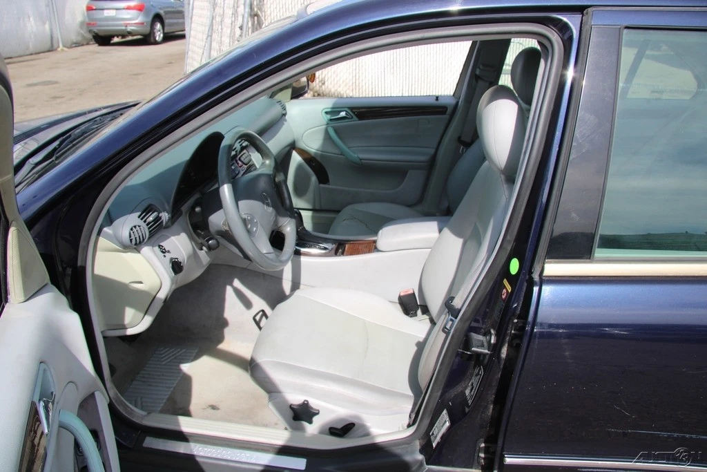 2002 Mercedes-Benz W203 C-Class - Image 14 of 21