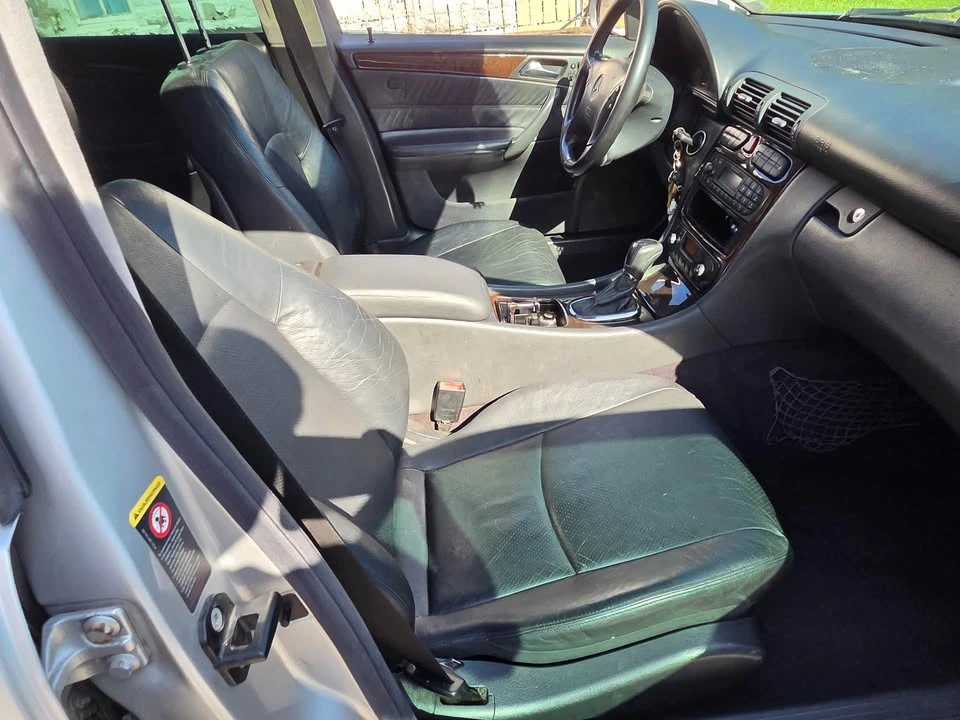 2002 Mercedes-Benz W203 C-Class - Image 9 of 12