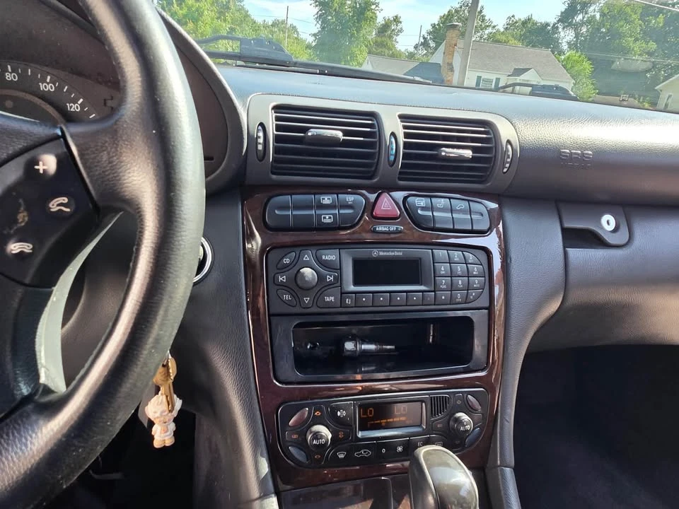 2002 Mercedes-Benz W203 C-Class - Image 11 of 12