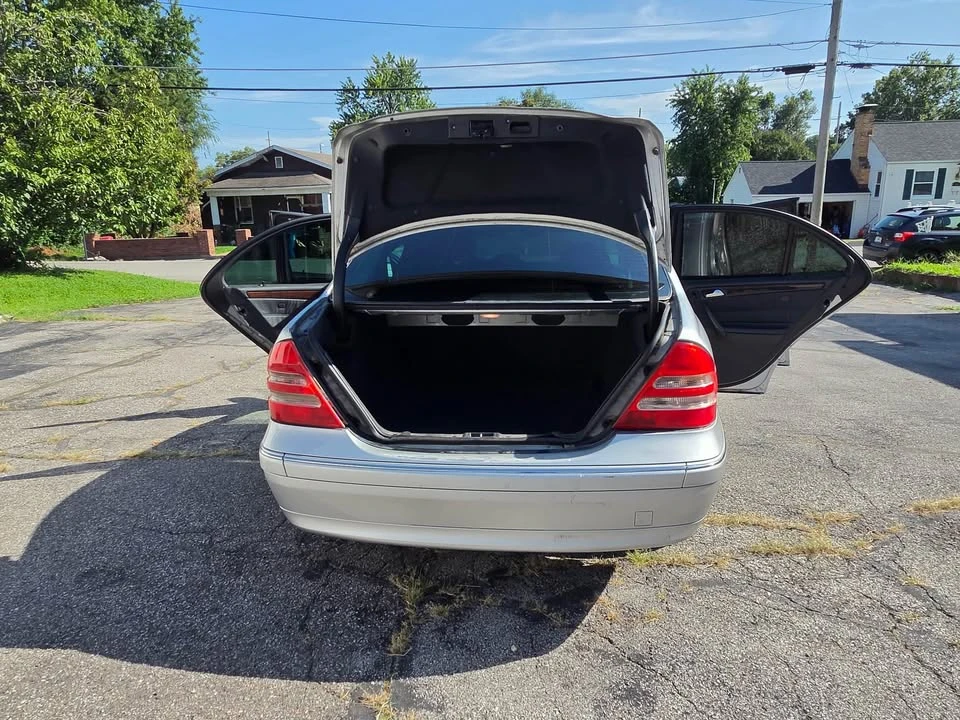 2002 Mercedes-Benz W203 C-Class - Image 5 of 12