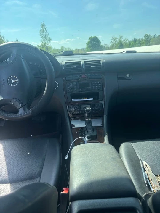 2002 Mercedes-Benz W203 C-Class - Image 12 of 14