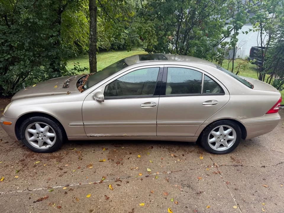 2002 Mercedes-Benz W203 C-Class - Image 2 of 13