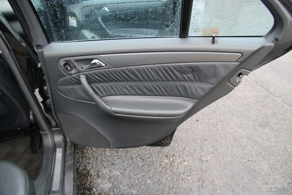 2002 Mercedes-Benz W203 C-Class - Image 19 of 21