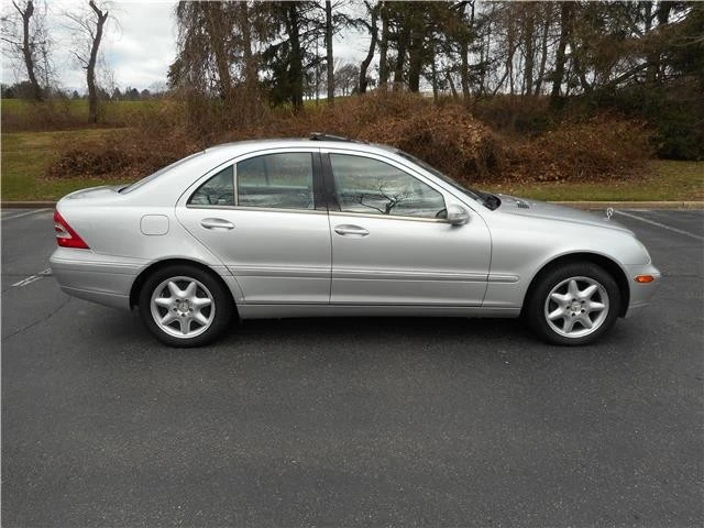 2002 Mercedes-Benz W203 C-Class - Image 2 of 12