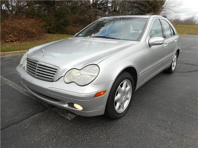 2002 Mercedes-Benz W203 C-Class - Image 9 of 12