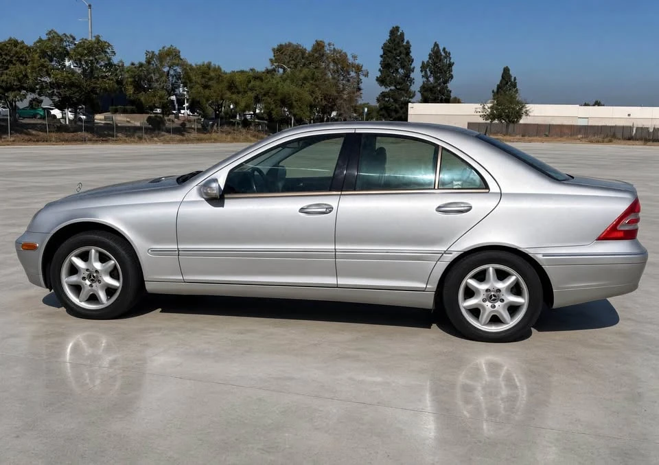 2002 Mercedes-Benz W203 C-Class - Image 3 of 10