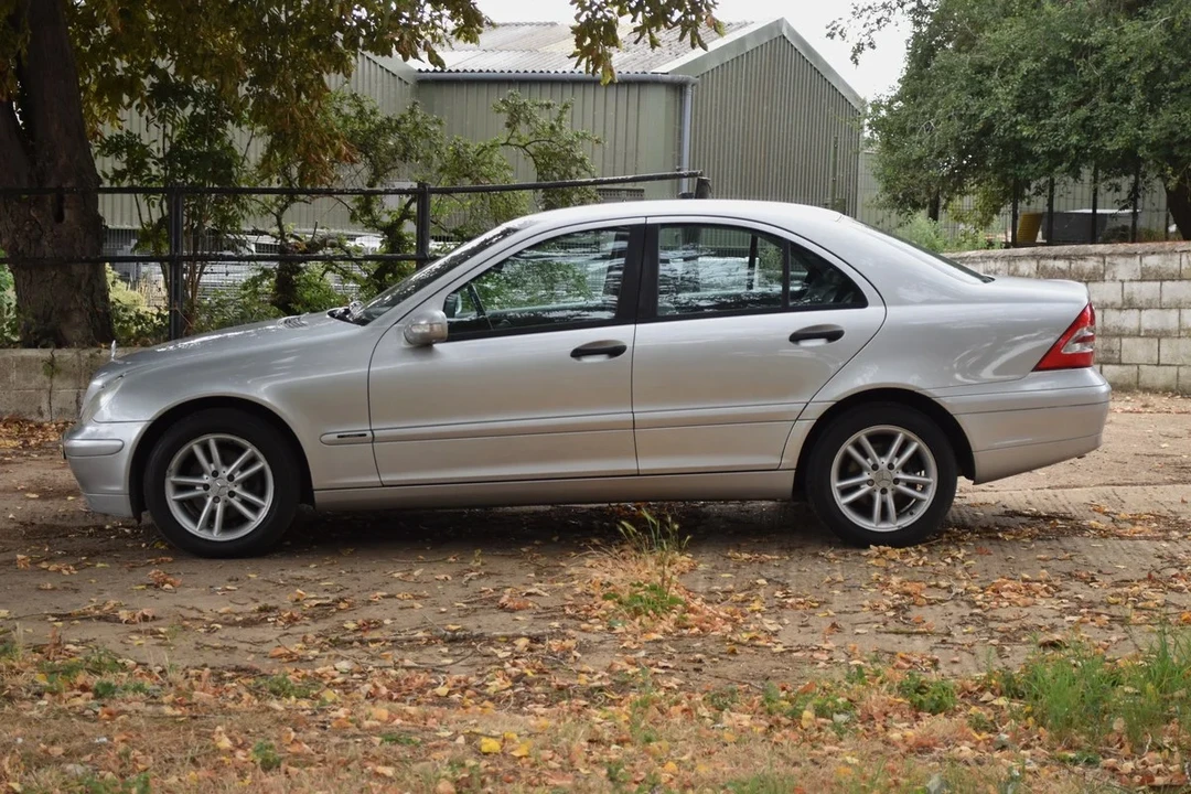 2002 Mercedes-Benz W203 C-Class - Image 4 of 30