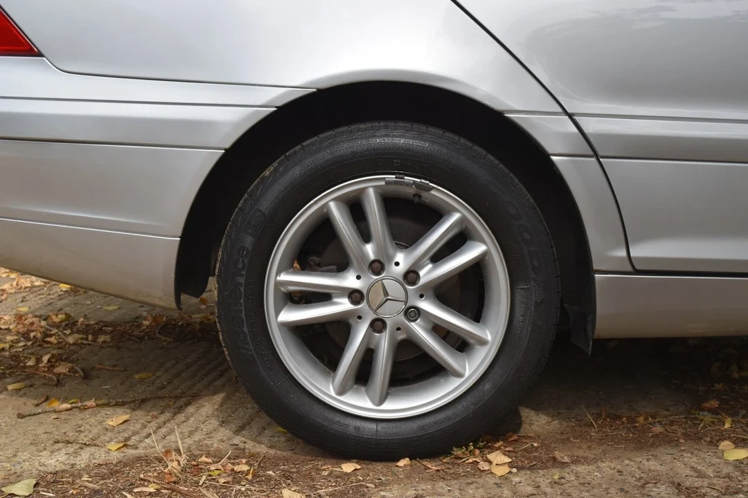 2002 Mercedes-Benz W203 C-Class - Image 10 of 30