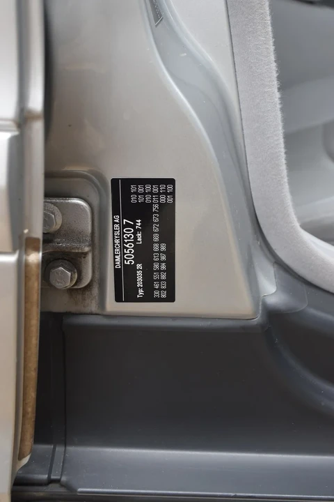 2002 Mercedes-Benz W203 C-Class - Image 16 of 30
