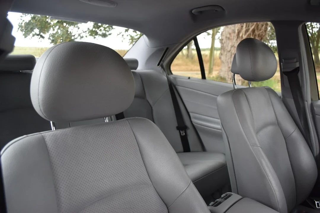2002 Mercedes-Benz W203 C-Class - Image 24 of 30