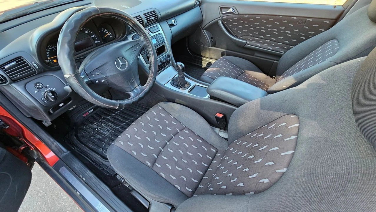 2002 Mercedes-Benz W203 C-Class - Image 8 of 12