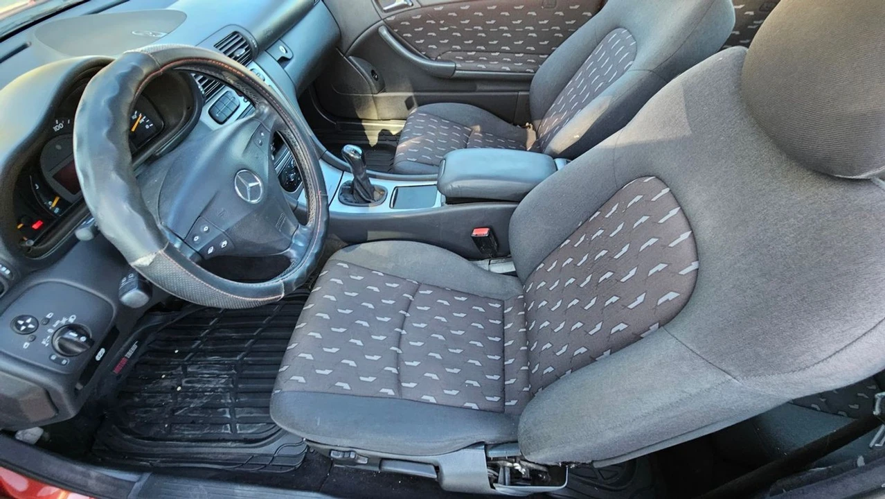 2002 Mercedes-Benz W203 C-Class - Image 14 of 21