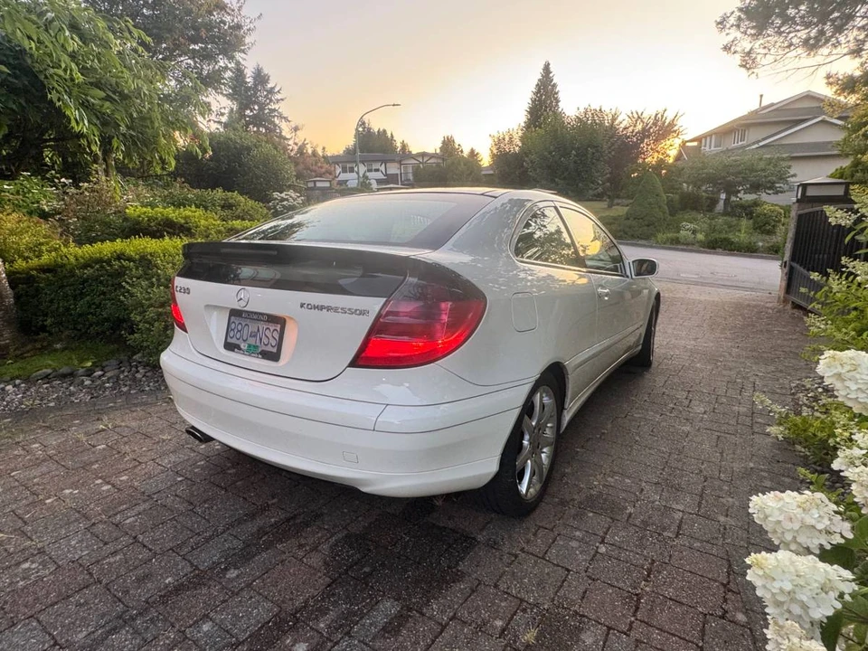 2002 Mercedes-Benz W203 C-Class - Image 12 of 23
