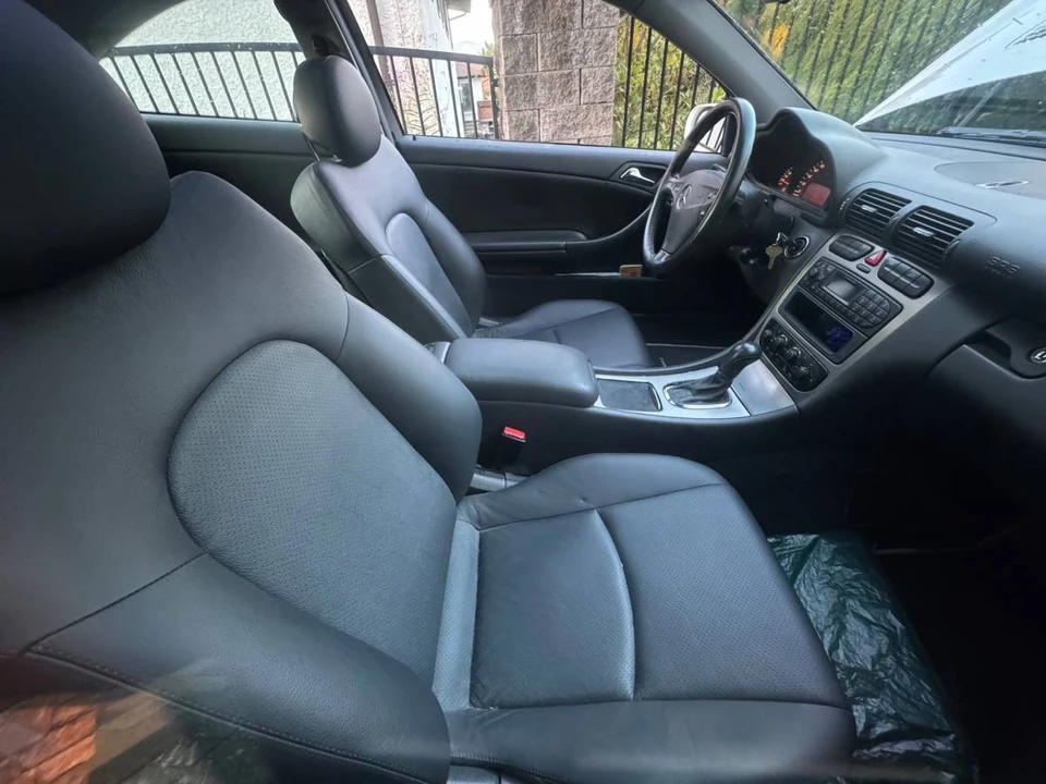 2002 Mercedes-Benz W203 C-Class - Image 14 of 23