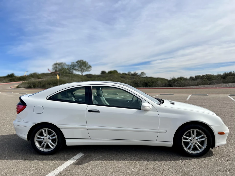 2002 Mercedes-Benz W203 C-Class - Image 17 of 31