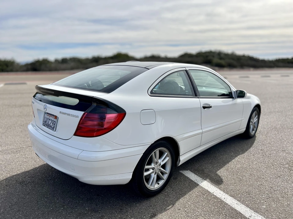 2002 Mercedes-Benz W203 C-Class - Image 16 of 31