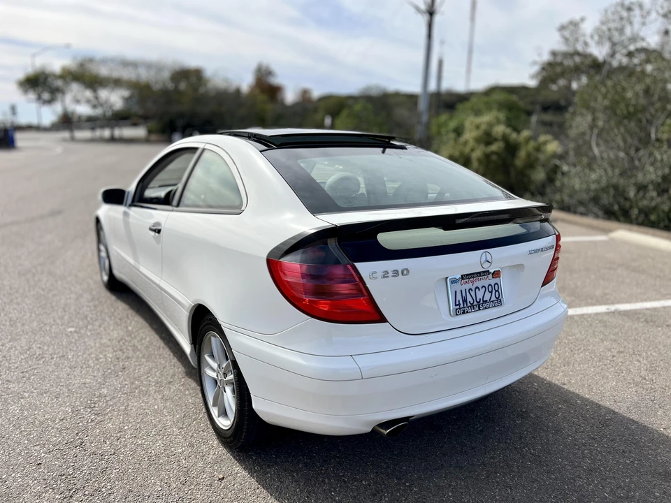 2002 Mercedes-Benz W203 C-Class - Image 12 of 31