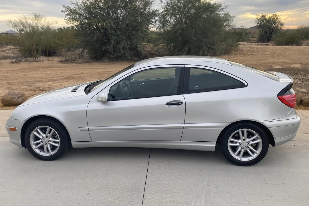 2002 Mercedes-Benz W203 C-Class - Image 12 of 26