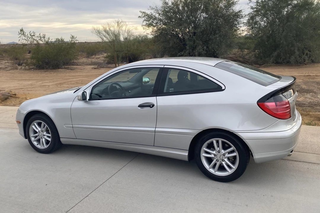 2002 Mercedes-Benz W203 C-Class - Image 13 of 26