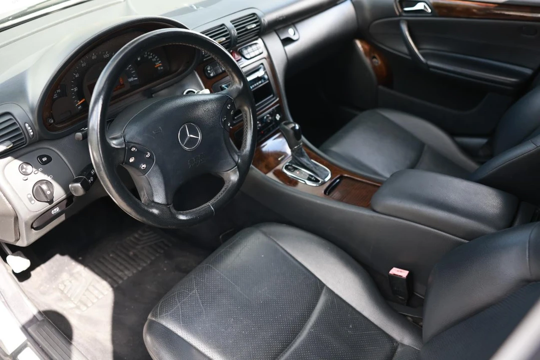 2002 Mercedes-Benz W203 C-Class - Image 4 of 21