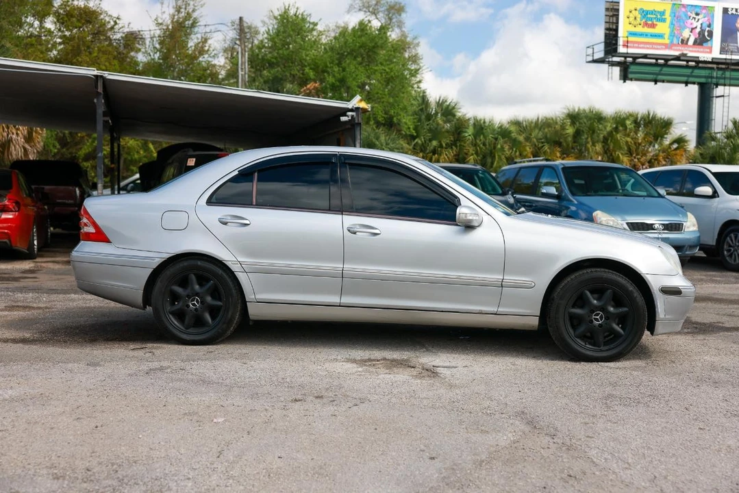 2002 Mercedes-Benz W203 C-Class - Image 13 of 21
