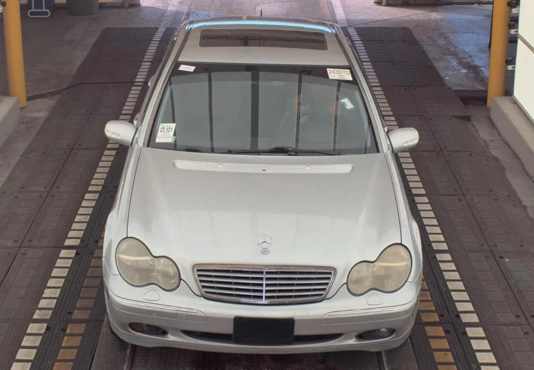 2002 Mercedes-Benz W203 C-Class - Image 2 of 17