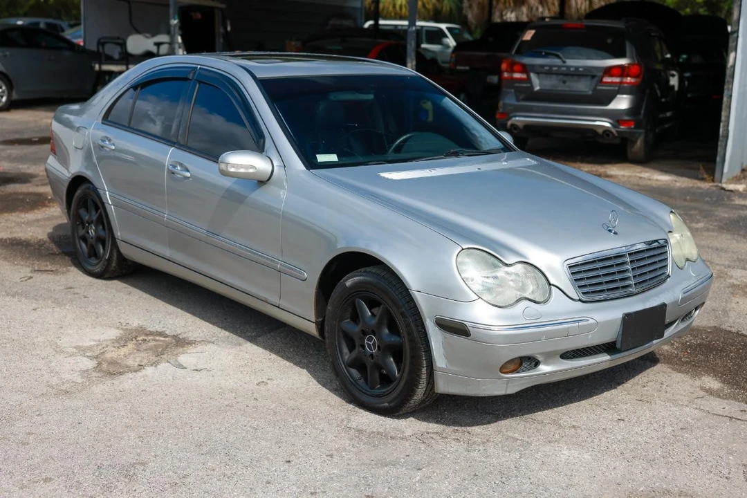 2002 Mercedes-Benz W203 C-Class - Image 15 of 21