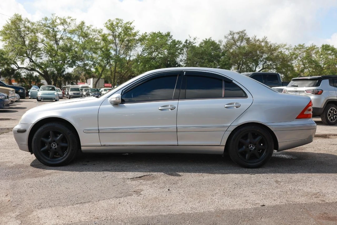 2002 Mercedes-Benz W203 C-Class - Image 3 of 21