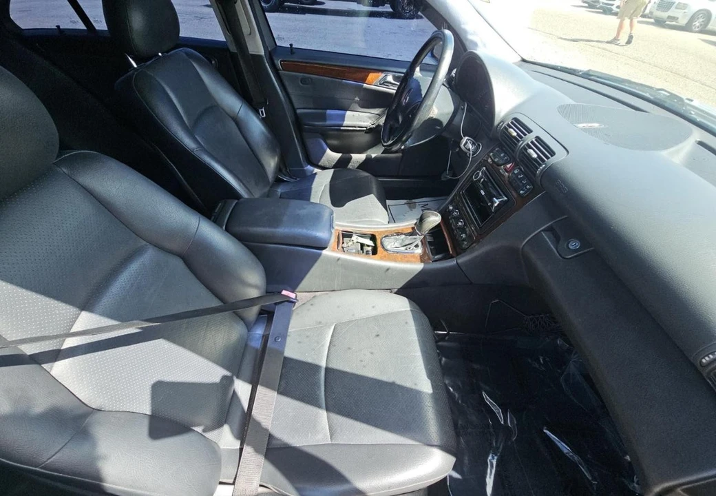 2002 Mercedes-Benz W203 C-Class - Image 11 of 17