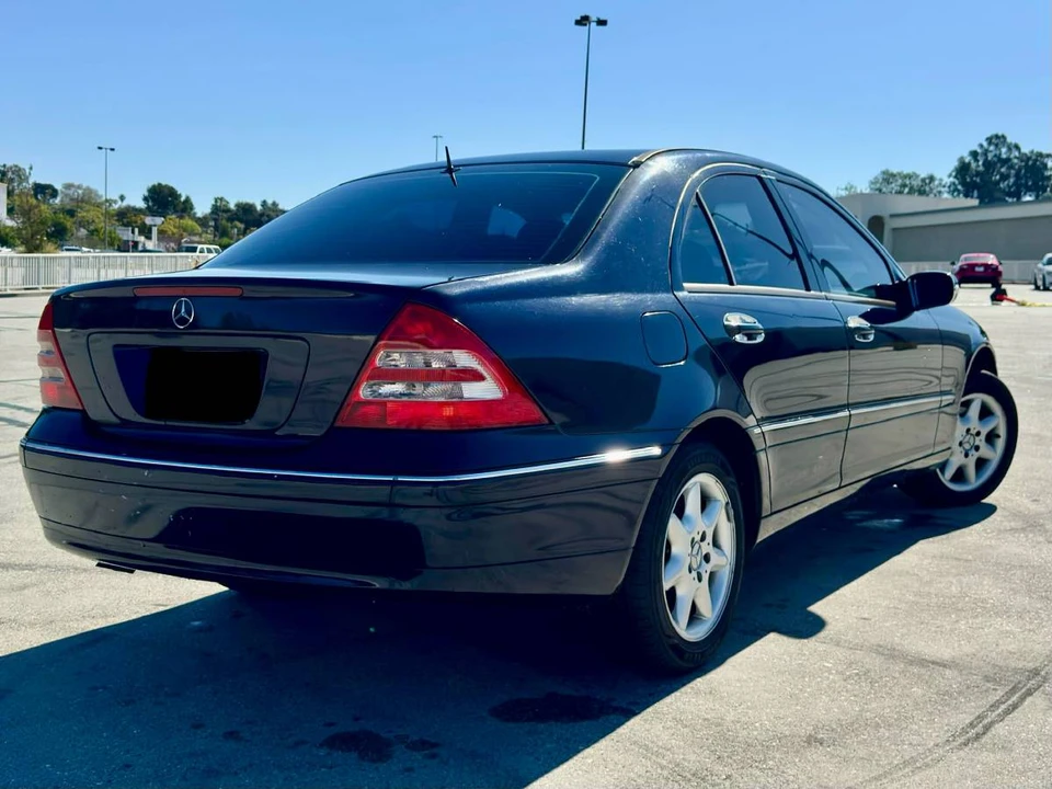 2002 Mercedes-Benz W203 C-Class - Image 8 of 19