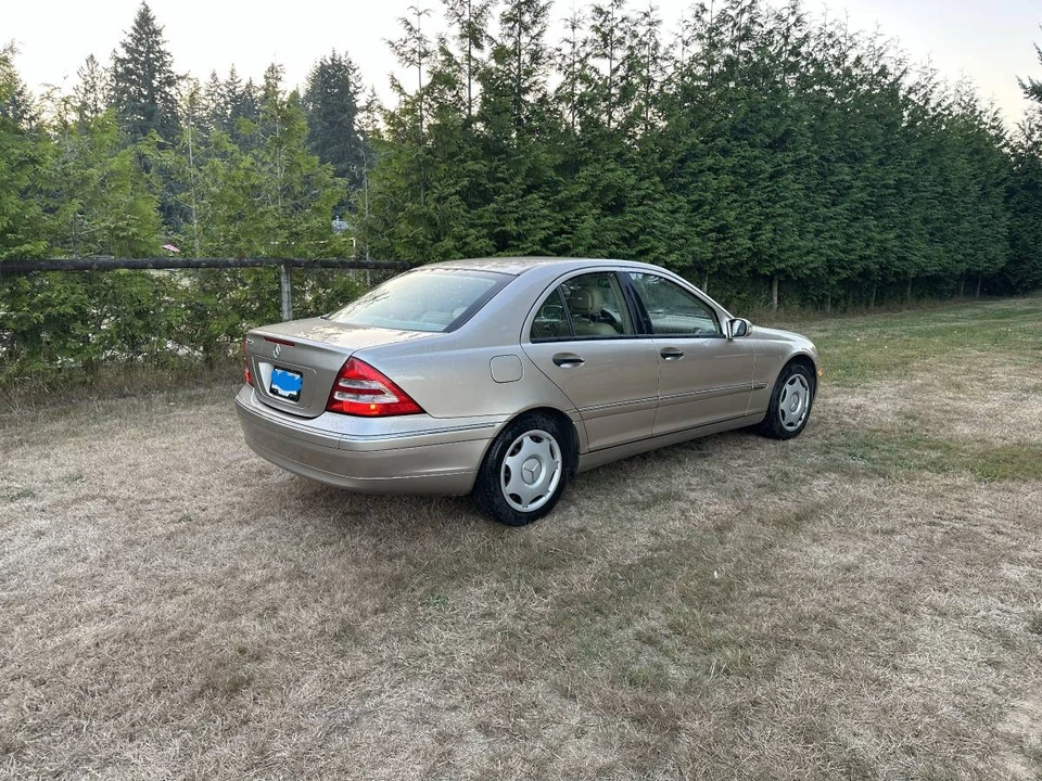 2002 Mercedes-Benz W203 C-Class - Image 2 of 11