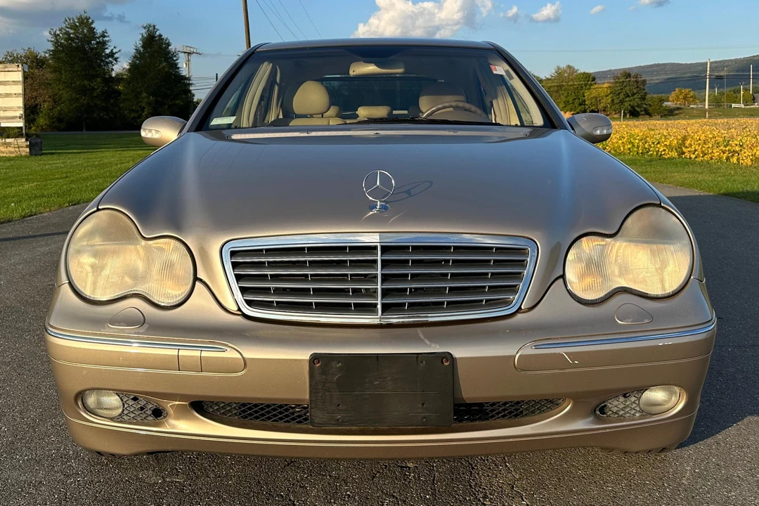 2002 Mercedes-Benz W203 C-Class - Image 2 of 31